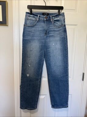 Risen Women's Lucky Boyfriend Jeans Social Threads Sz 5/27 like new